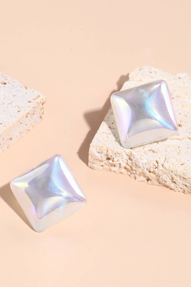 FAUX PEARL DESIGN STUD EARRINGS