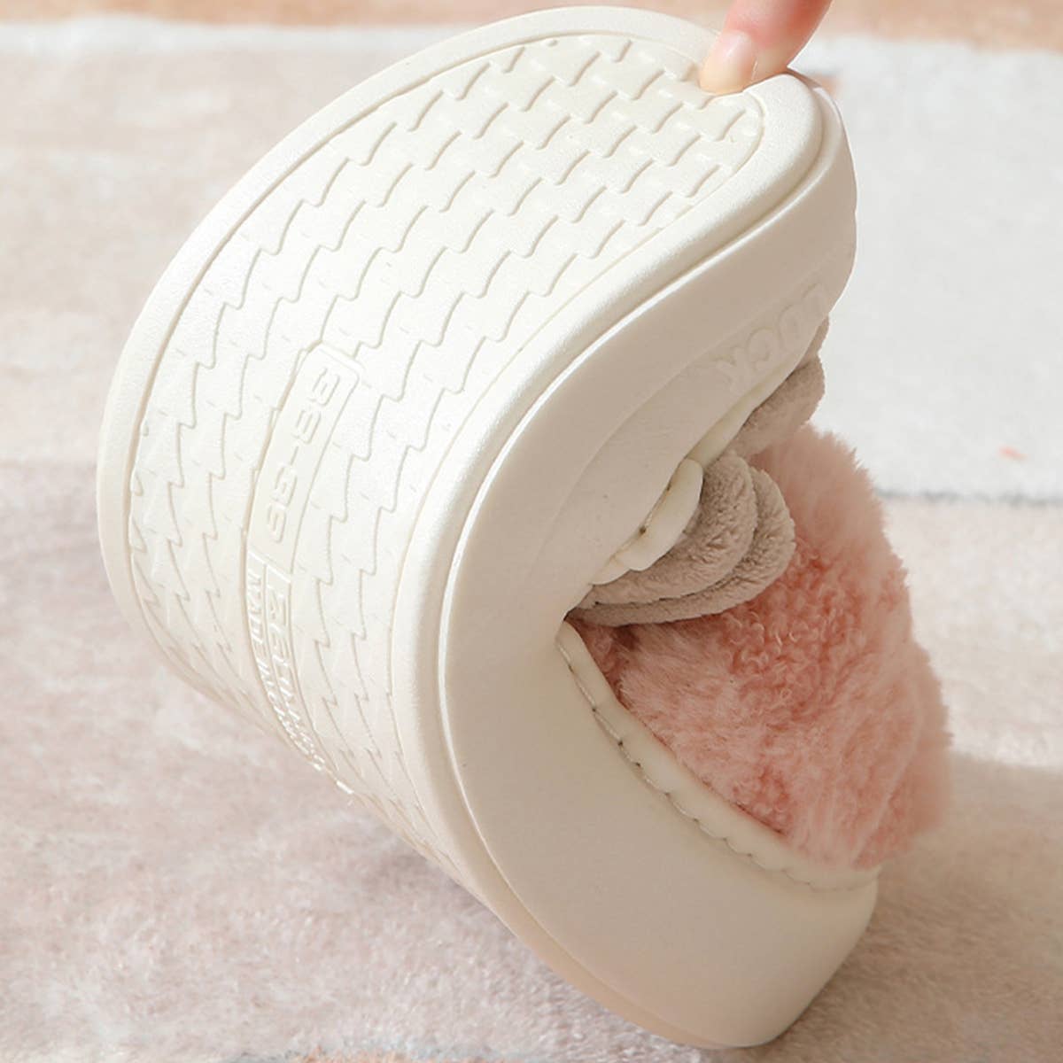 Checkered Fuzzy Warm Slippers ??Cozy & Stylish_CWSHS0270