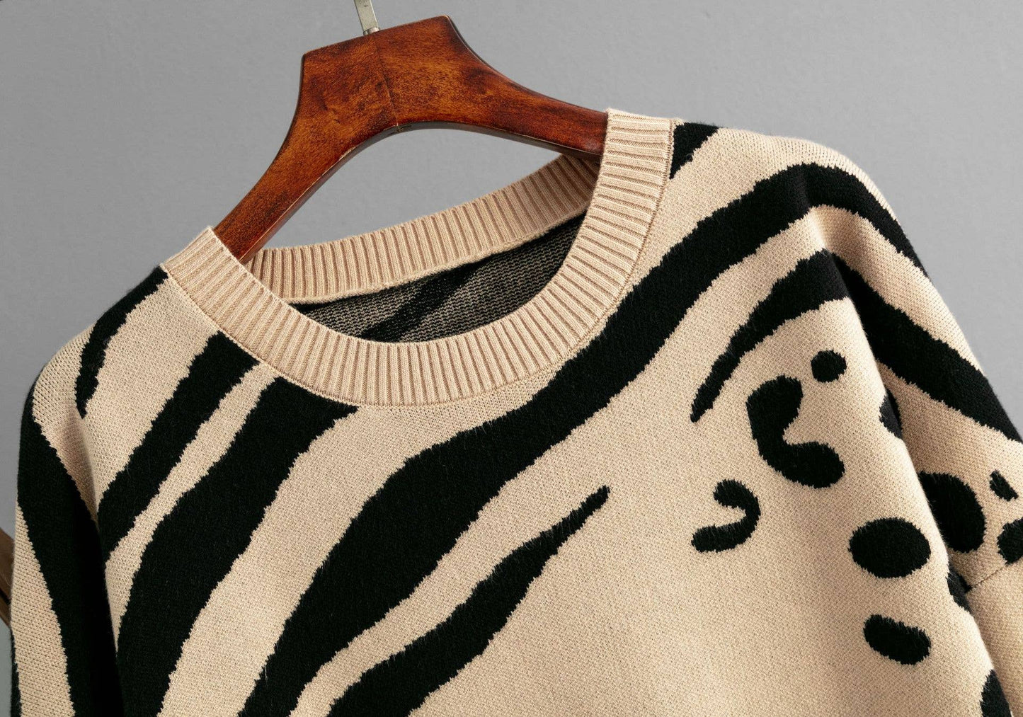 AUTUMN/WINTER LEOPARD PRINT LONG-SLEEVED SWEATER