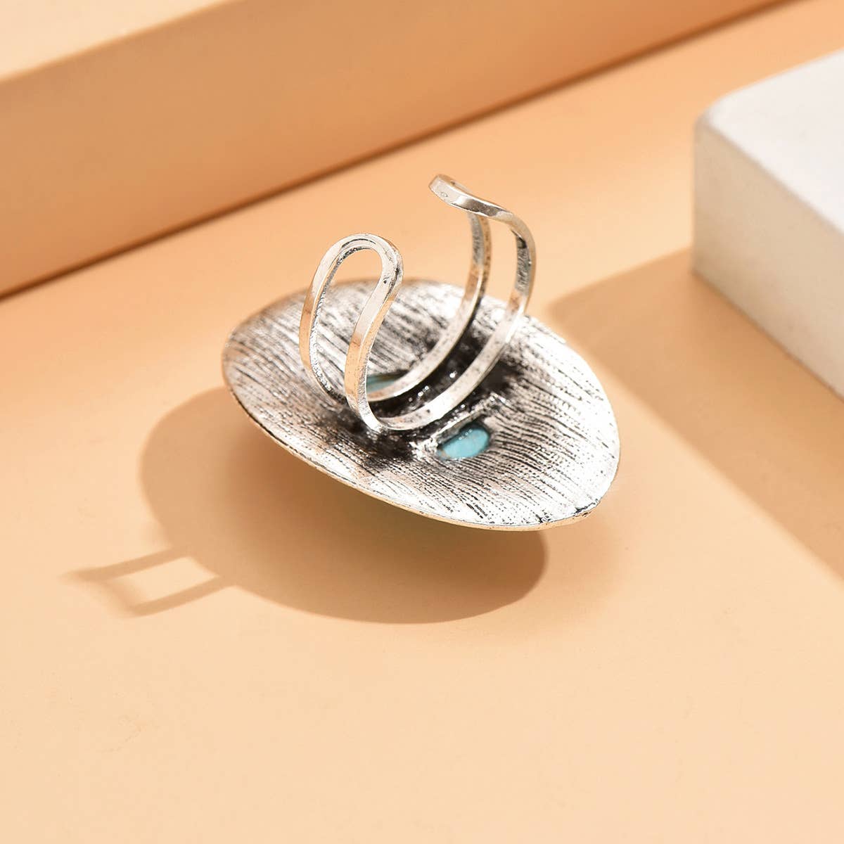 ETHNIC STYLE TURQUOISE RING WITH CARVED OPEN RING