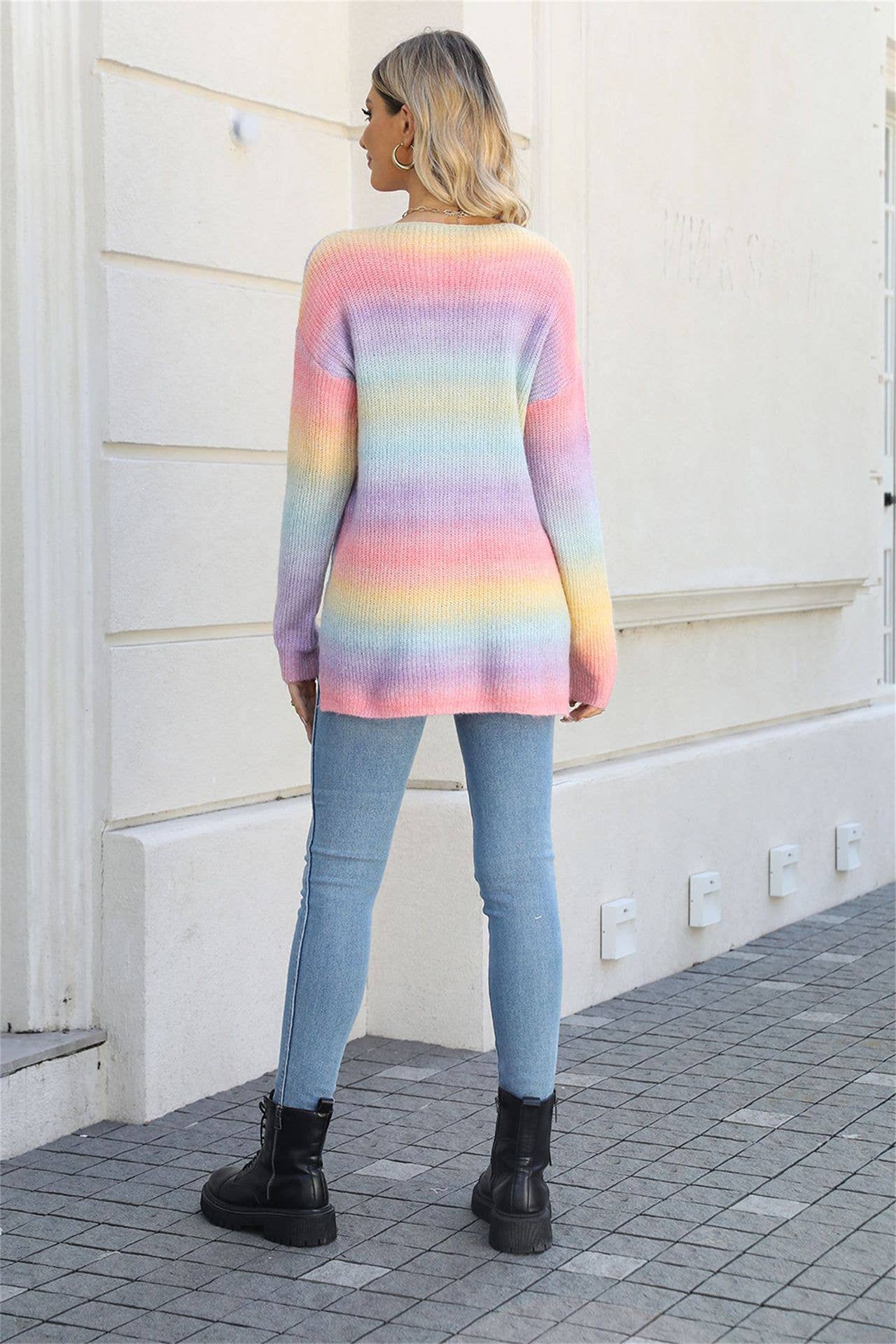 Tie-dye pullover sweater with irregular gradient