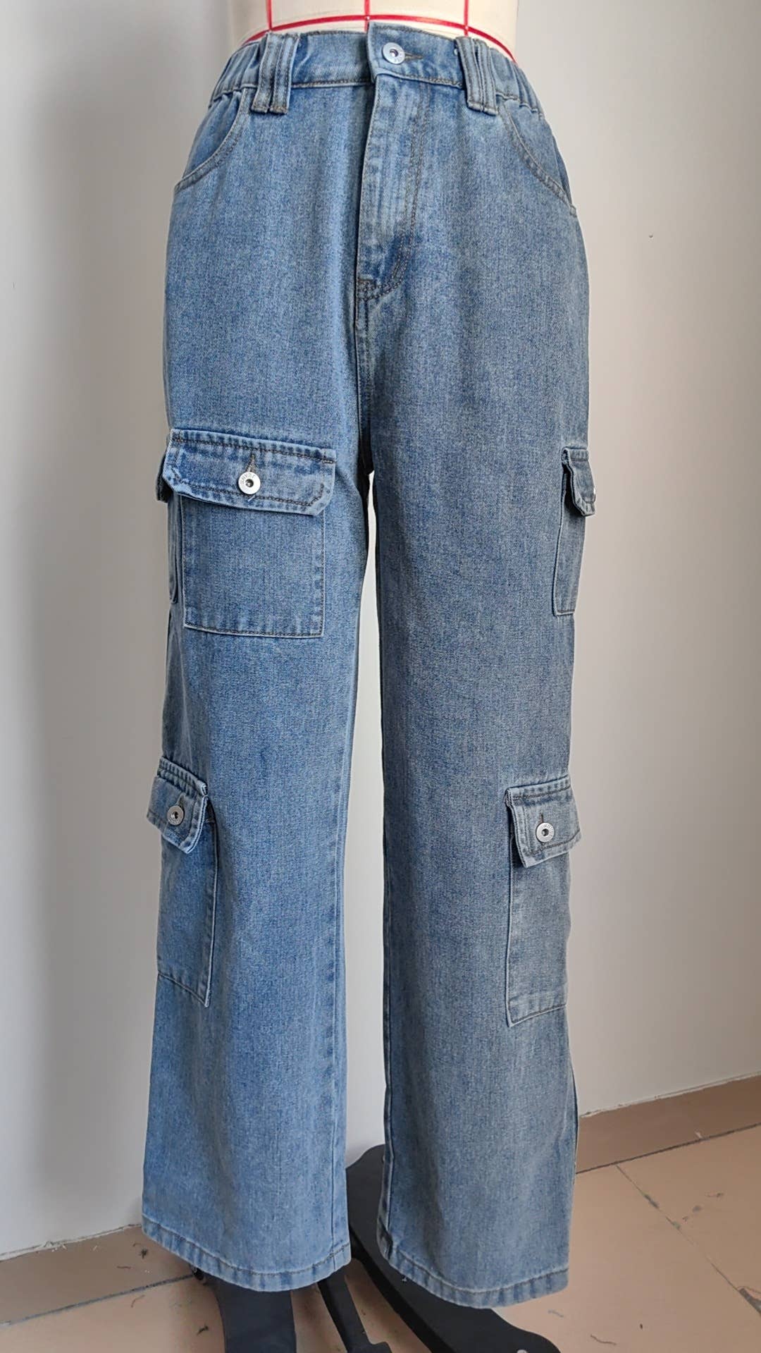 Semi-elastic personalized denim cargo pants