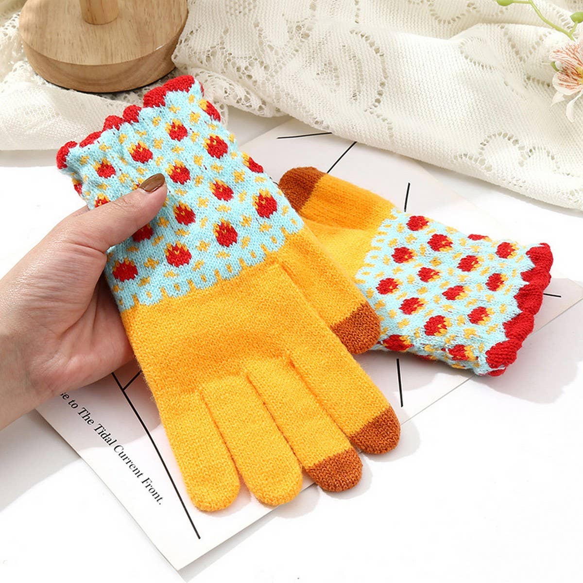 Cute Knit Gloves for Women ? Touchscreen Warm_CWAG0147