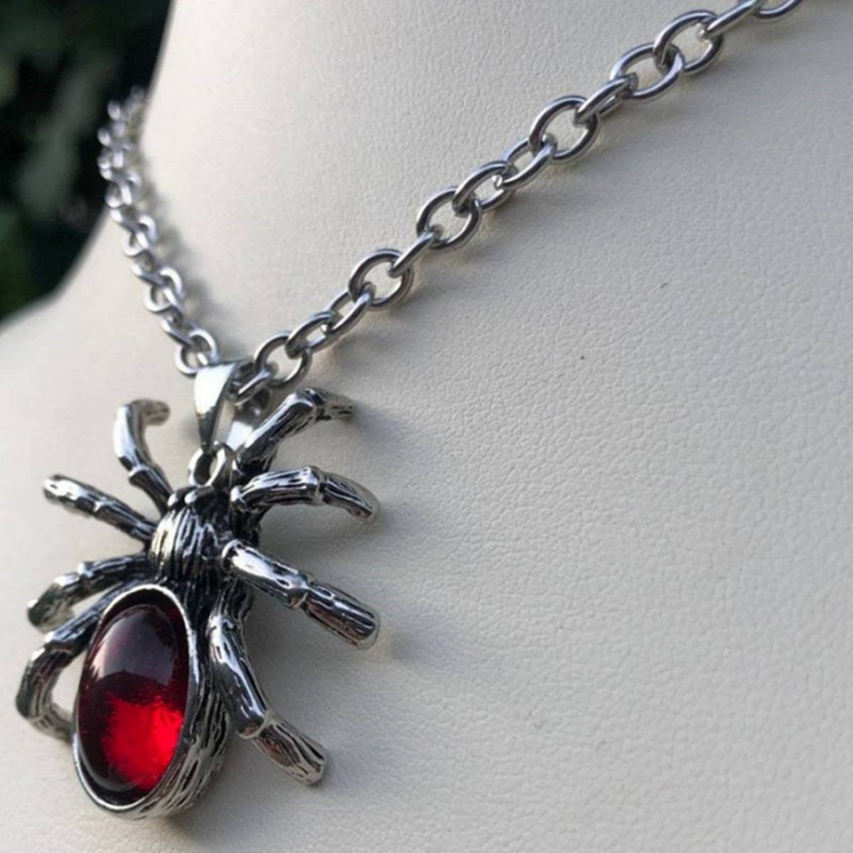 TRENDY RETRO HALLOWEEN SPIDER PENDANT NECKLACE
