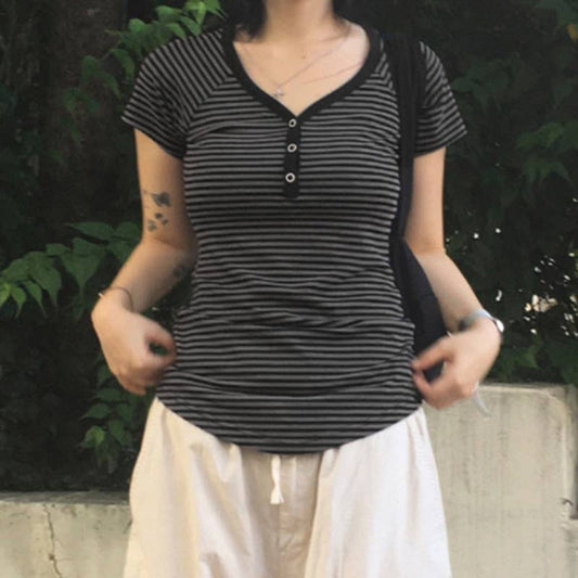 Vintage shoulder sleeve, striped color T-shirt