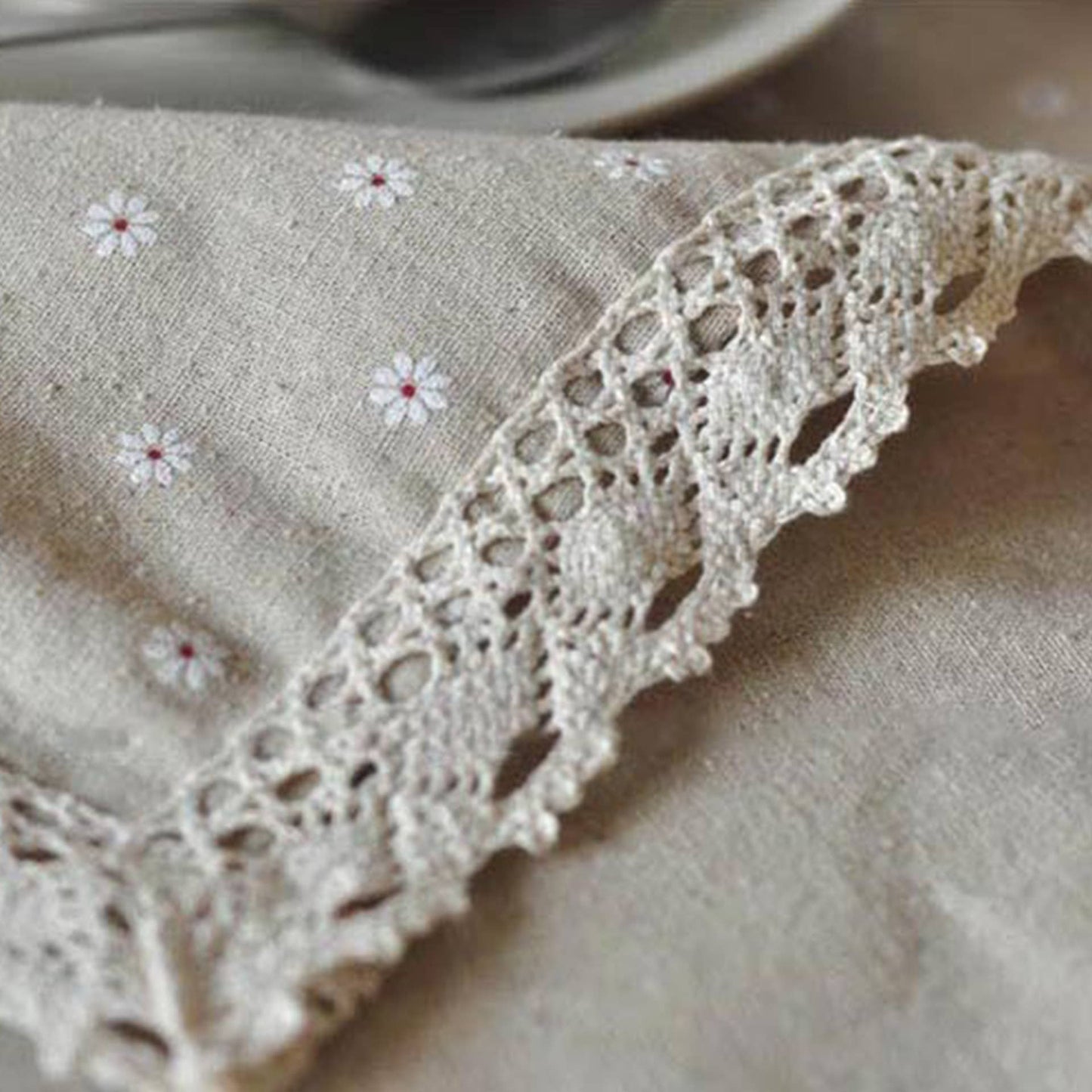 LACE DETAILED MULTI PATTERN TABLECLOTH