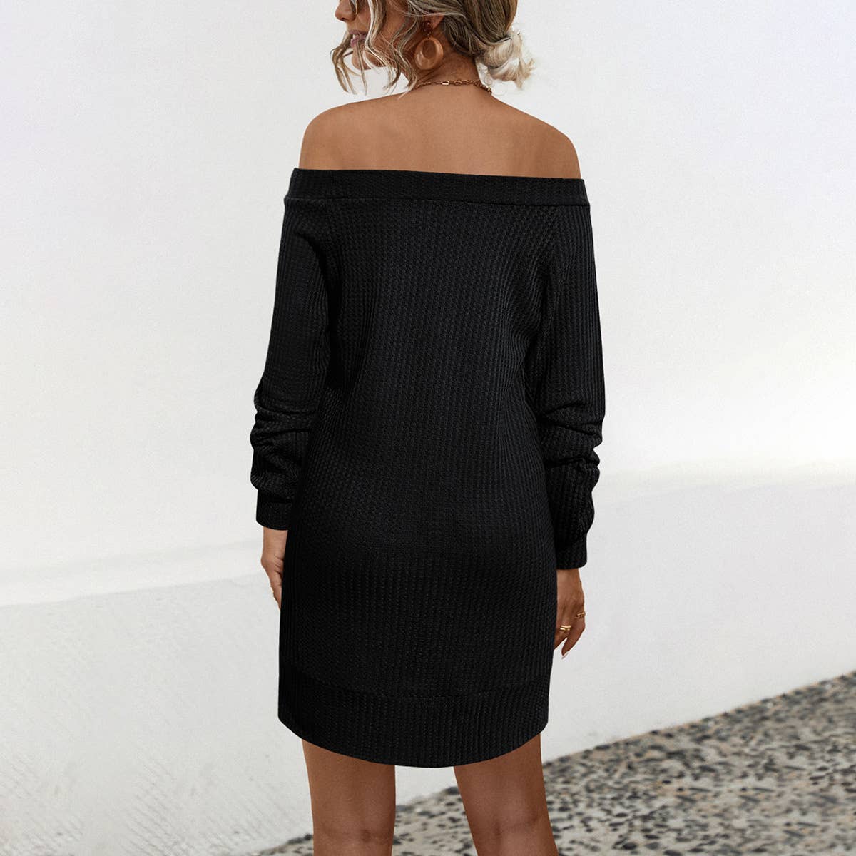 SOLID COLOR LONG-SLEEVED OFF-SHOULDER KNIT DRESS