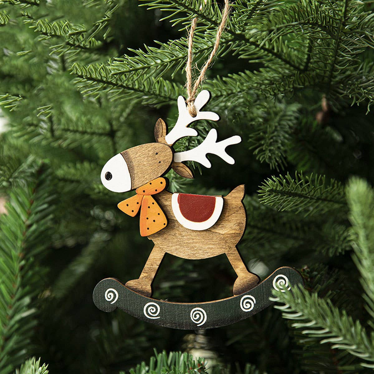 Wood House Painted Xmas Tree Hanging Ornament_CWMM9672