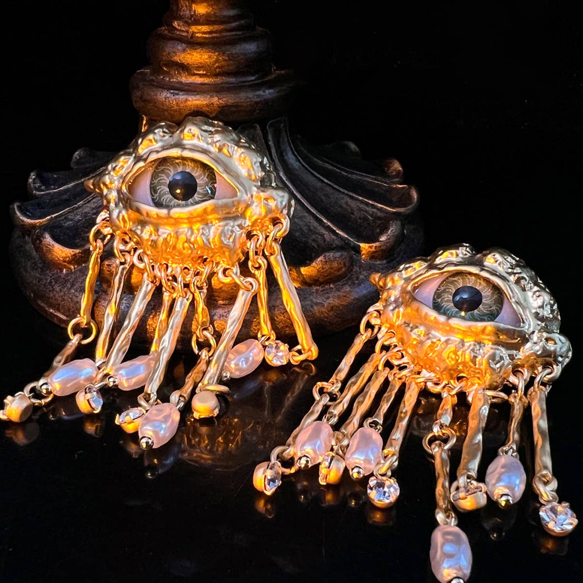 VINTAGE DEVIL'S EYE TASSEL STUD EARRINGS