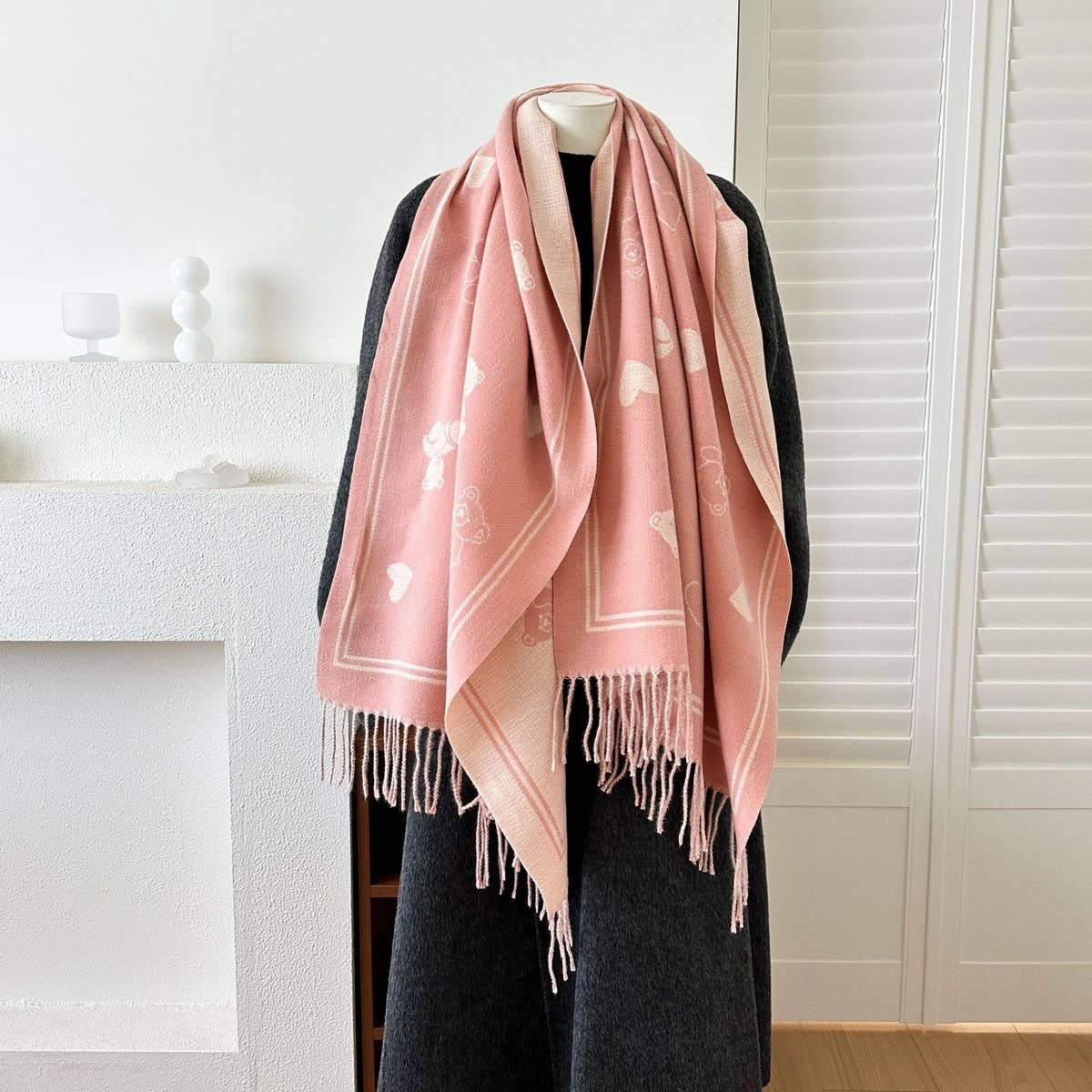 CWASC03140_REVERSIBLE HEART BEAR SCARF WINTER WARM SHAWL