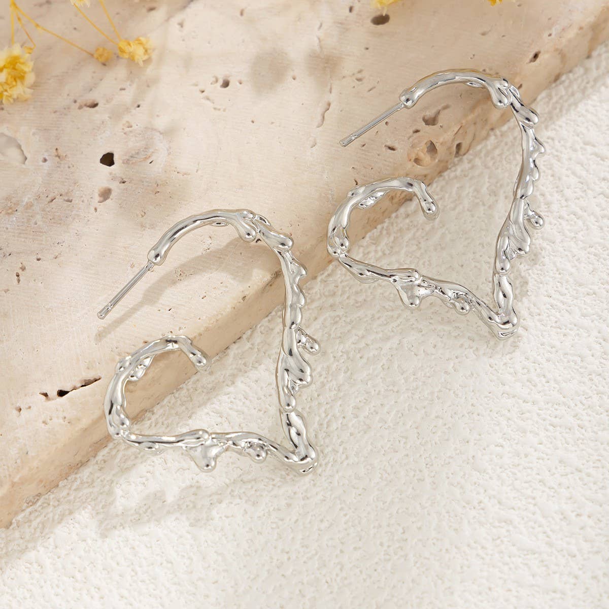 CREATIVE LAVA HEART-SHAPED ASYMMETRICAL EARRINGS