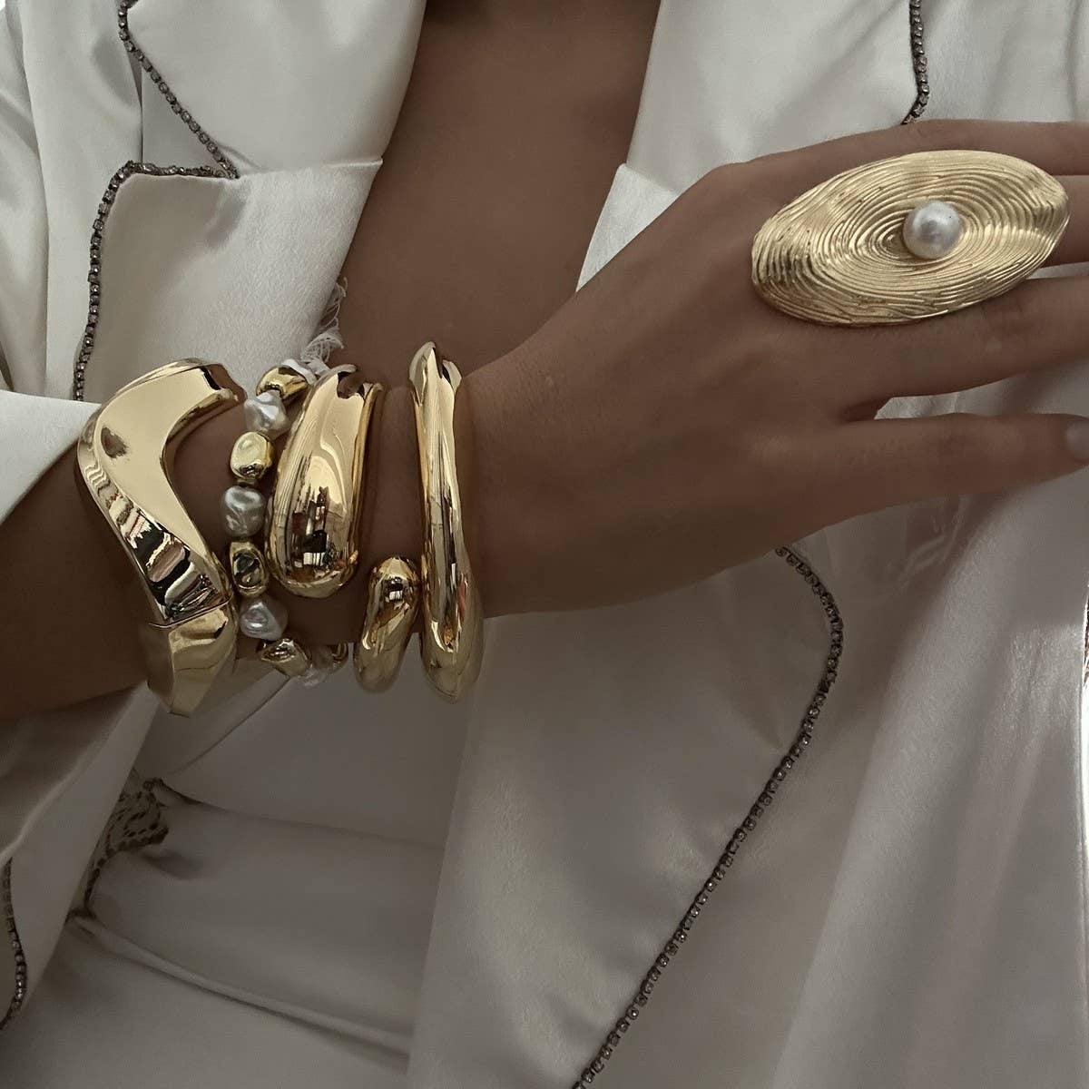 DESIGN IRREGULAR FASHION ALLOY SMOOTH BRACELET