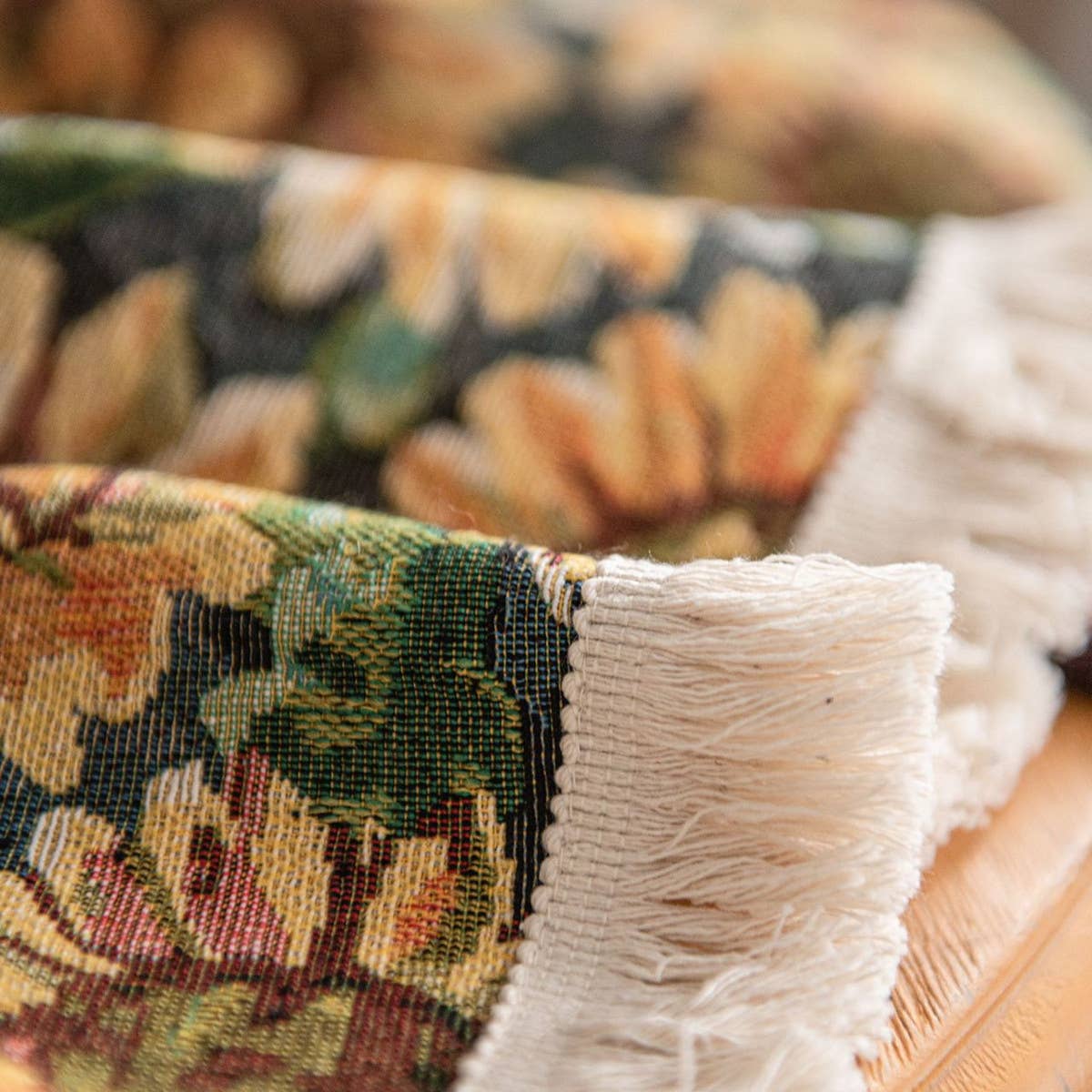 ROUND JACQUARD SUNFLOWER TABLECLOTH