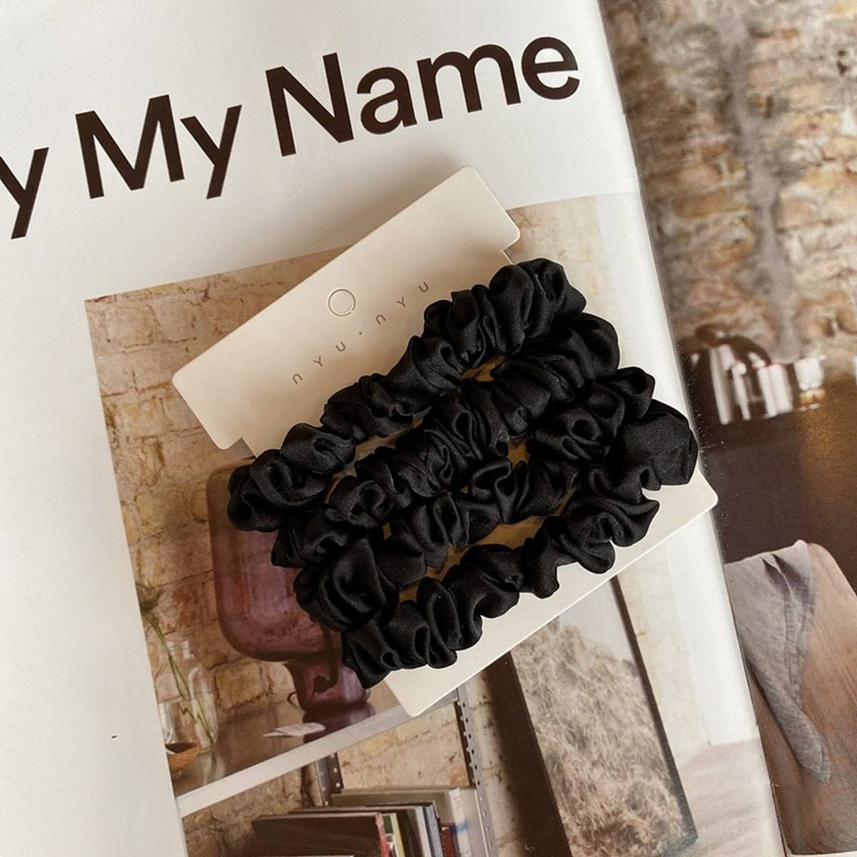 TEMPERAMENT CARD SET SMALL INTESTINE HAIR RING