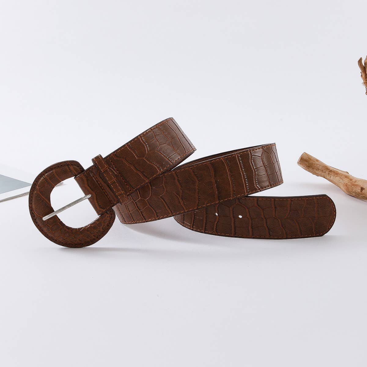 The accessory is a simple and versatile wide belt