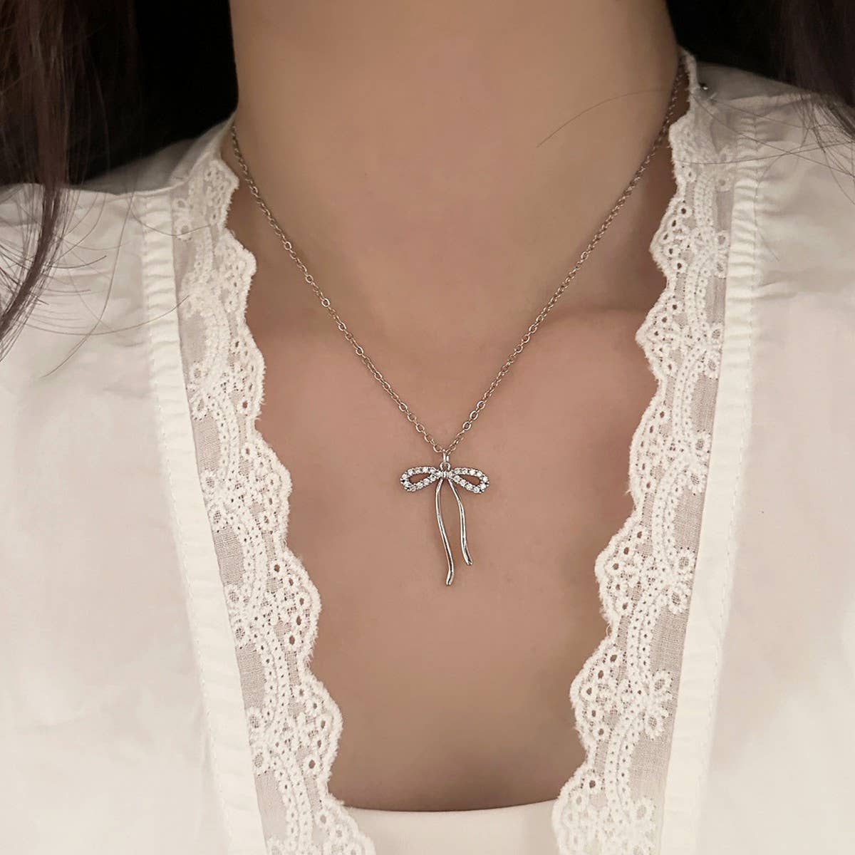 WOMEN'S MICRO-INLAID ZIRCONIA BOW NECKLACE