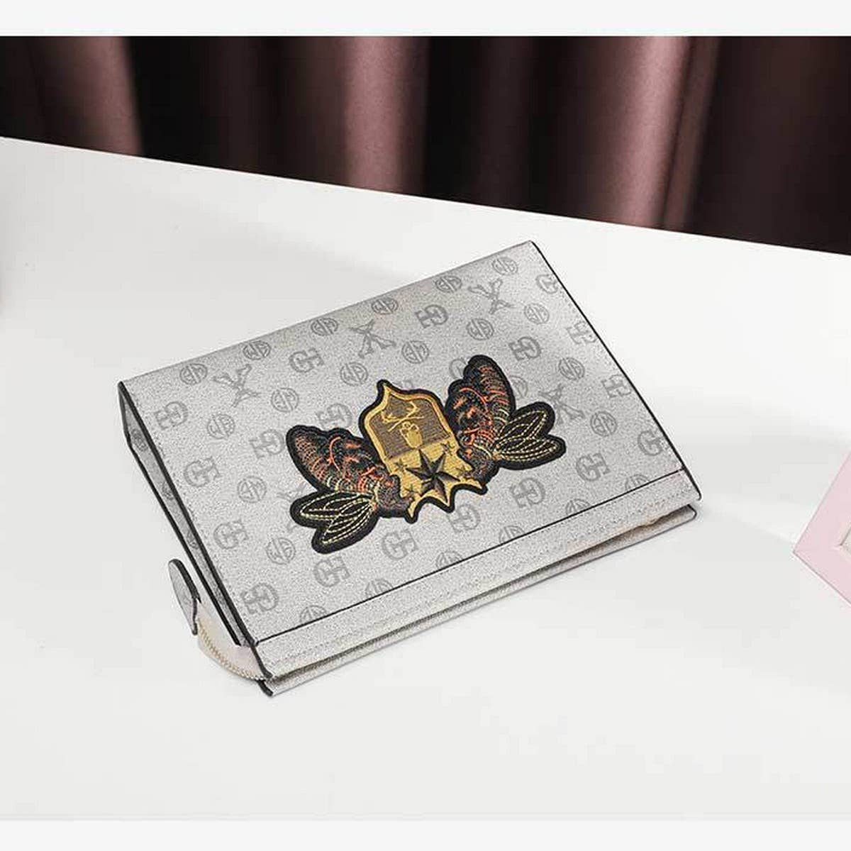 RETRO MINIMALIST EMBROIDERED CASUAL HANDBAG_CWAB1476