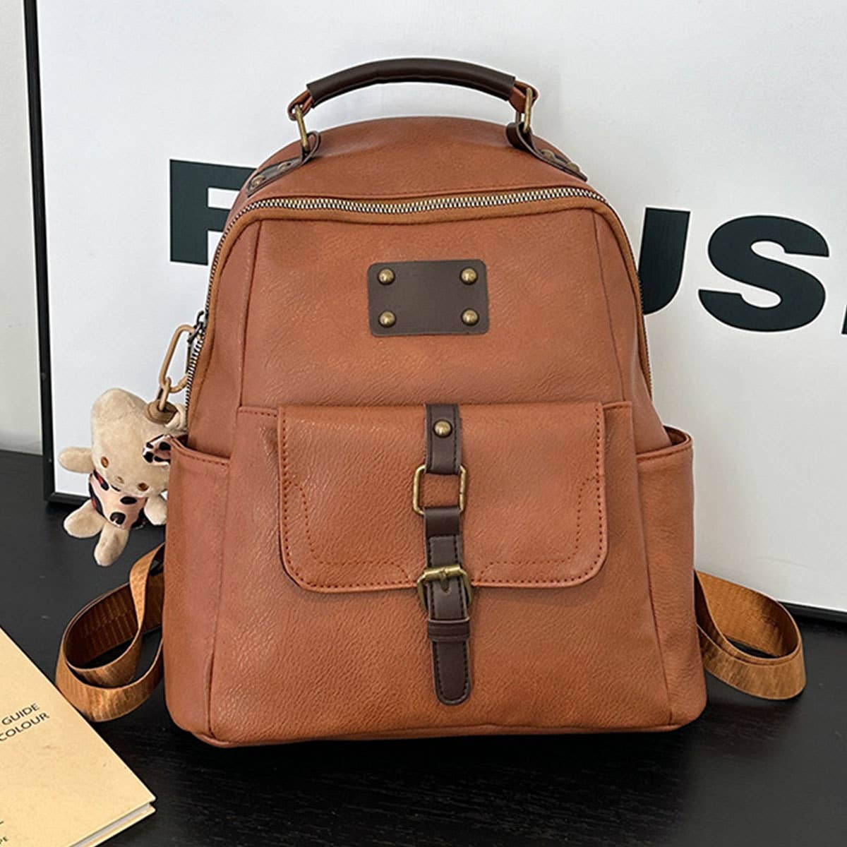 Retro large-capacity leather commuter backpack
