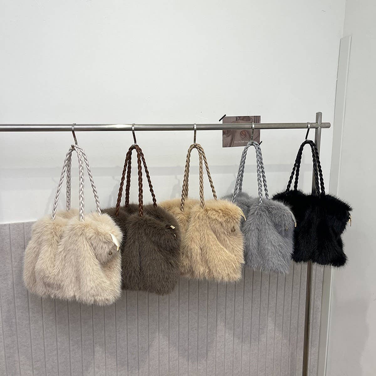 WINTER FASHION PLEATED FAUX FOX FUR PLUSH BAG_CWAB3921