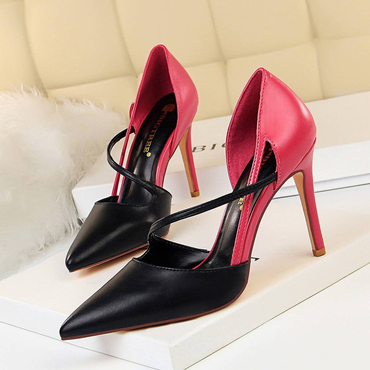 NEW POINTY COLOR MATCHING HOLLOW HIGH HEELS