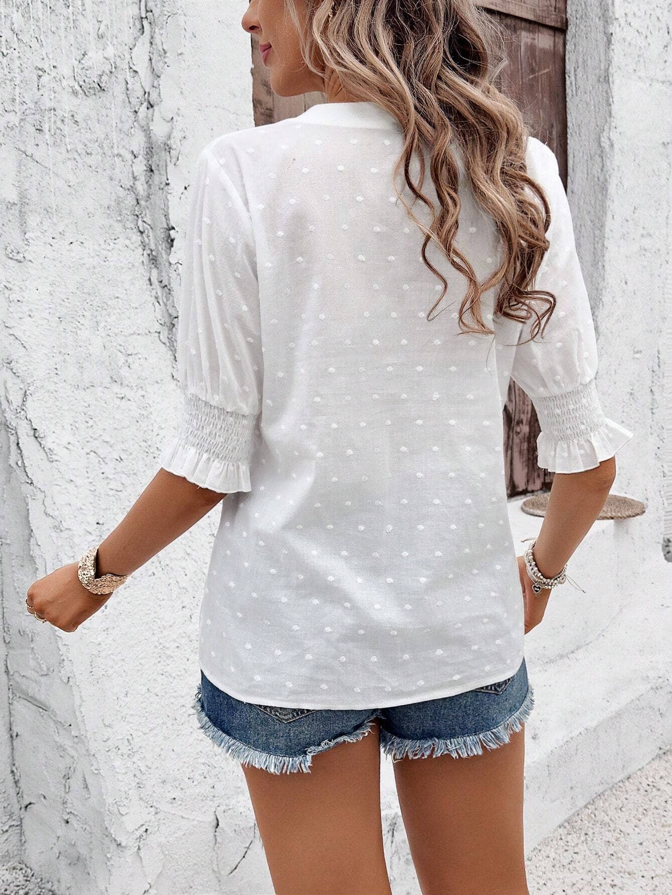 V-neck puffy sleeve cutout hairball lace T-shirt