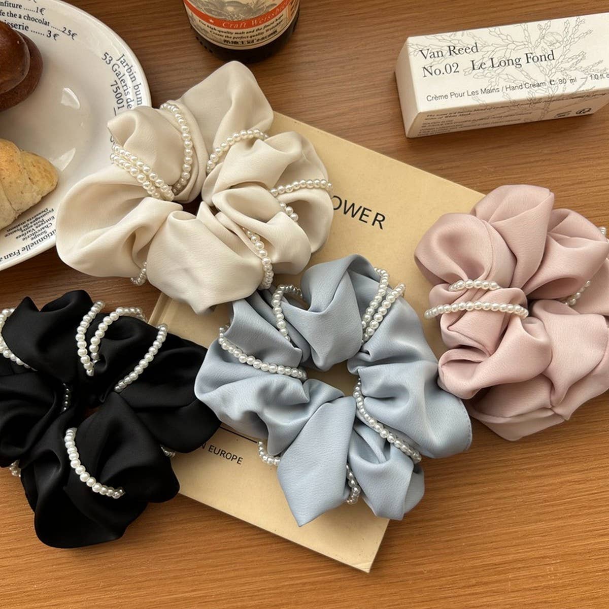TEMPERAMENT PEARL VERSATILE HAIR SCRUNCHIES