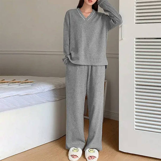 Two sets of loose and comfortable loungewear