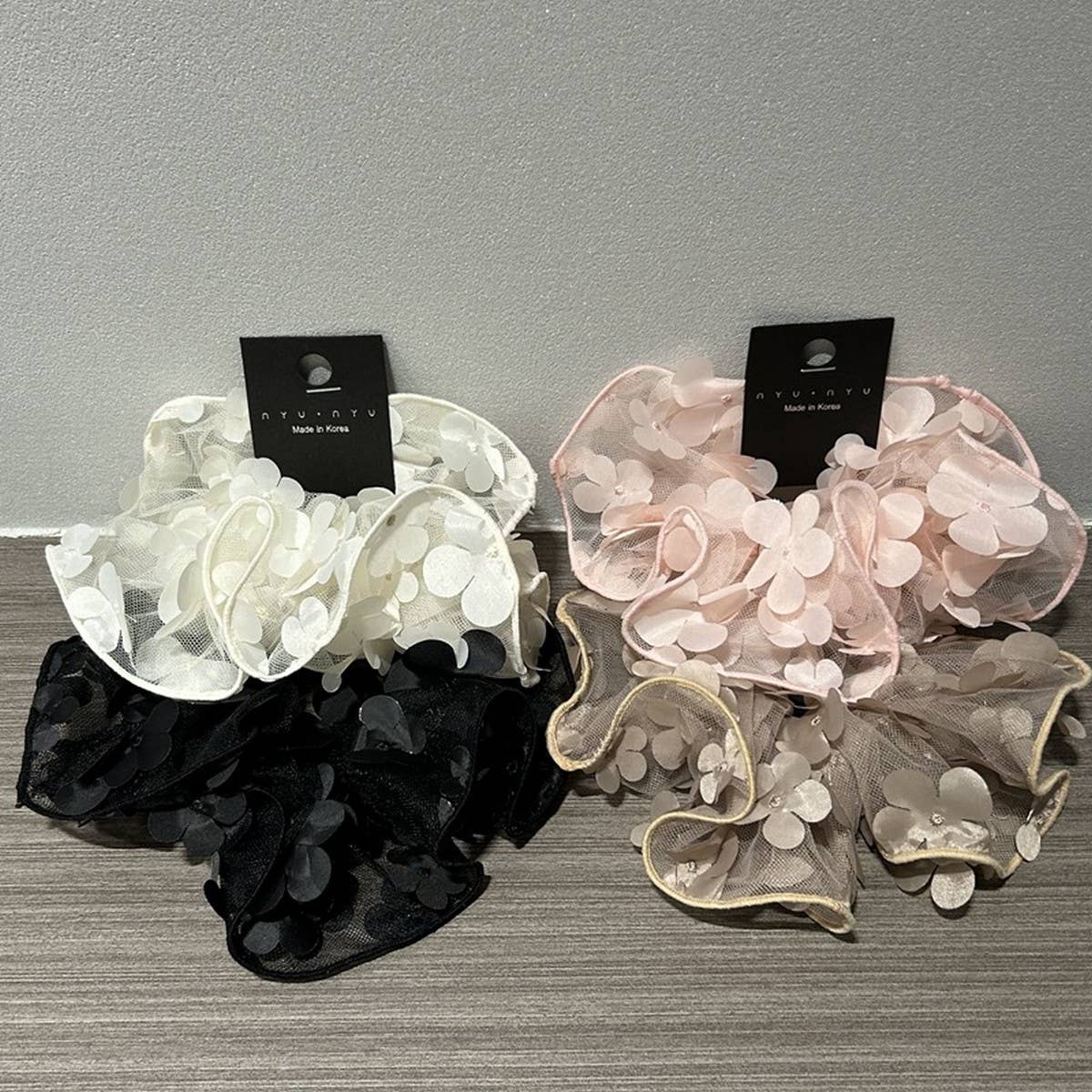 ELEGANT FLOWER HAIR SCRUNCHIES_CWAHA1730