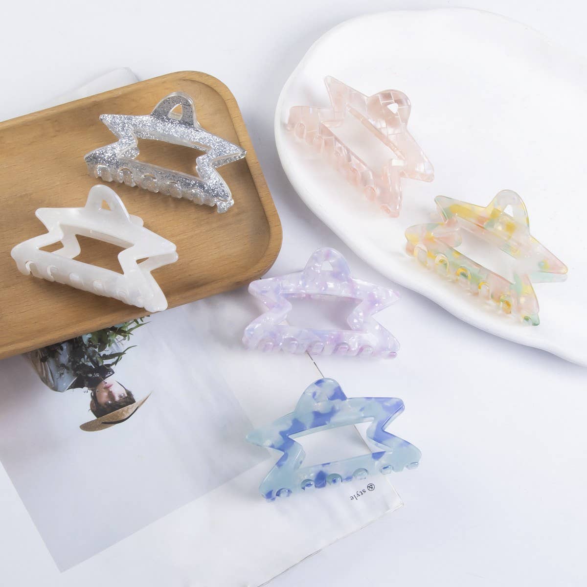 CWAHA1435_GLAMOUR TRANSPARENT STAR HAIR CLAW CLIP