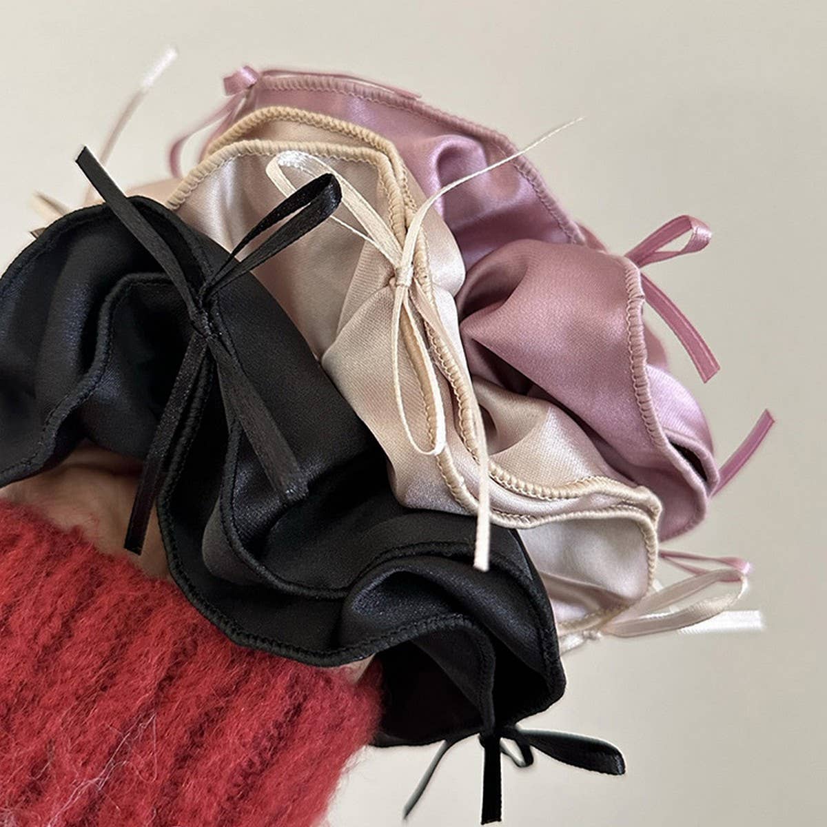FRENCH RIBBON BOW COLLAR HAIR SCRUNCHIES