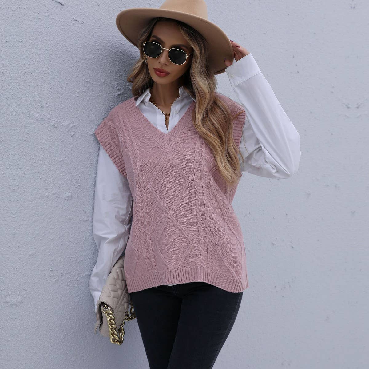 Knit pullover V-neck twist vest
