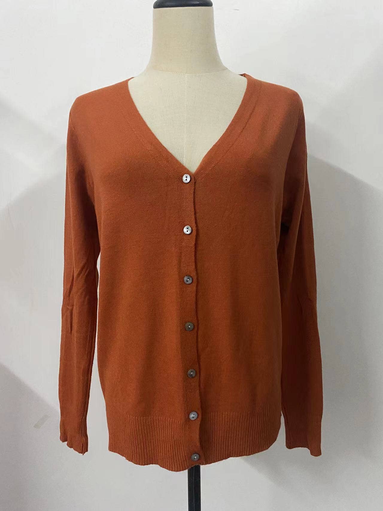 Solid-color button long-sleeved cardigan