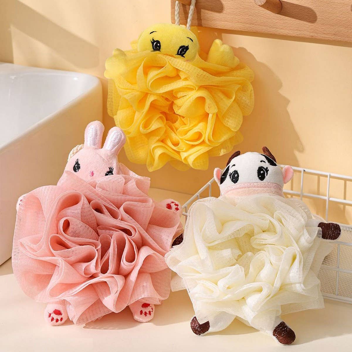 BATH POUF LARGE NON-SCATTERING BATH BALL_CWMM3386