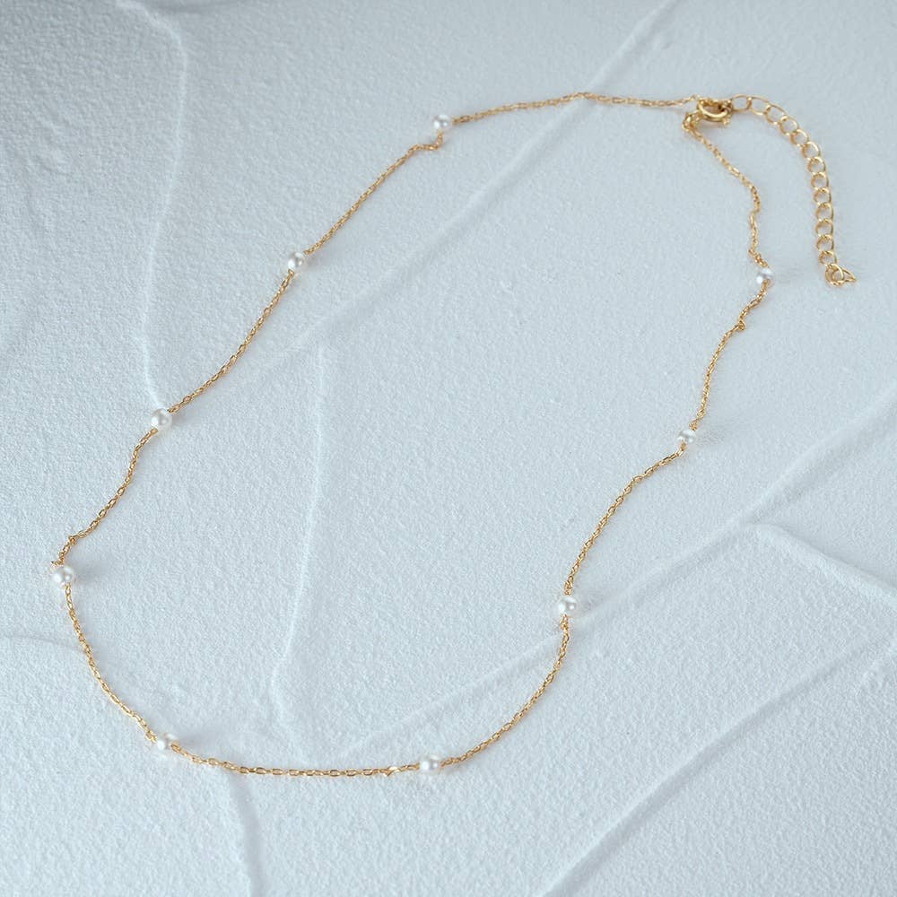 Fashionable simple electroplated pearl necklace