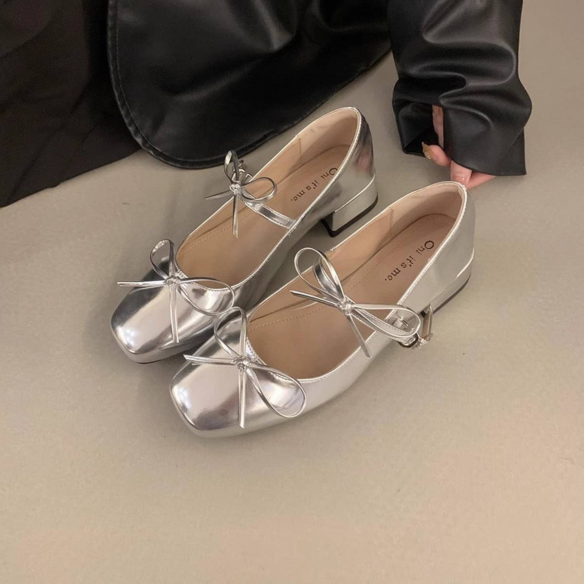 Red Bow Mary Jane Pumps with Chunky Heel_CWSHF0077