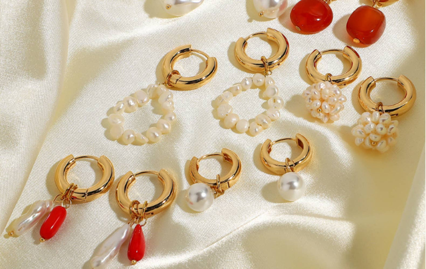 Trendy pearl element earrings