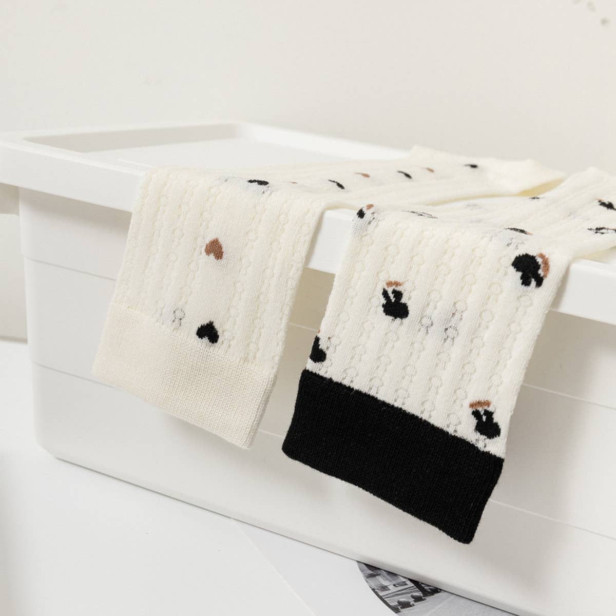 HOLLOW JACQUARD MIDDLE-CALF SOCKS