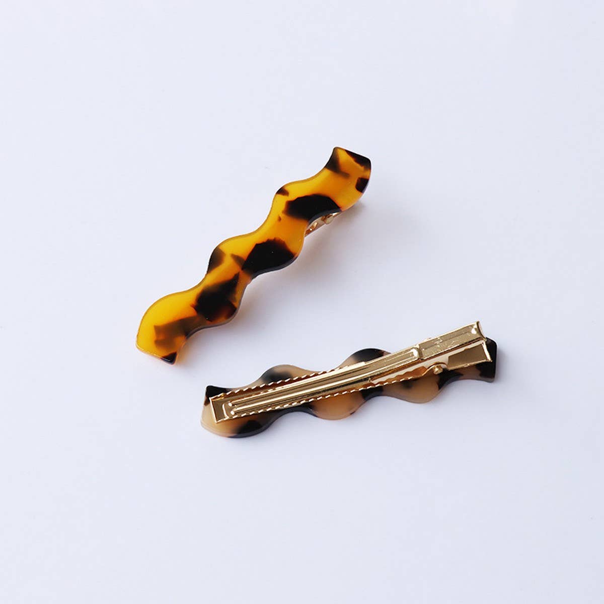 Wavy Acetate Hair Clip - Simple Chic Side Bang Pin
