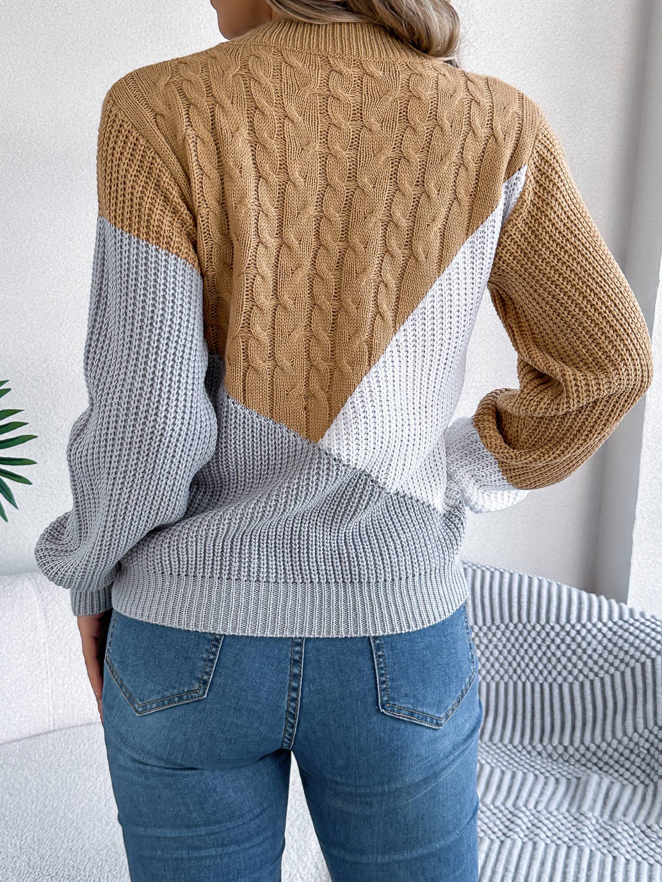 TWIST KNIT LONG-SLEEVED PULLOVER SWEATER