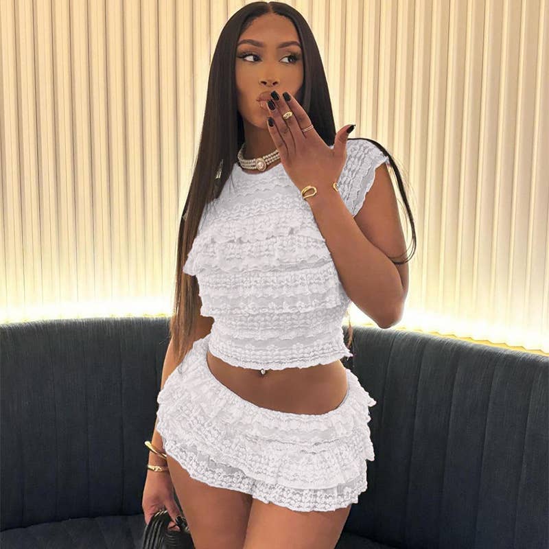 Solid-color hollowed-out slim pleated shorts set