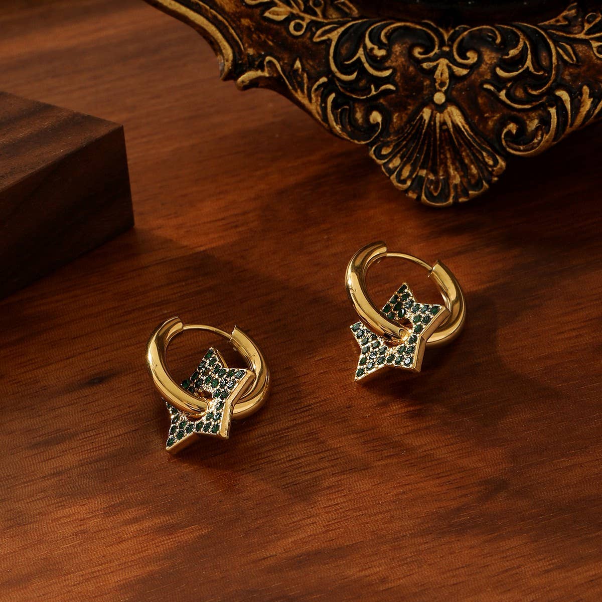 STAINLESS STEEL EARRINGS WITH DIAMONDS_CWMM3613