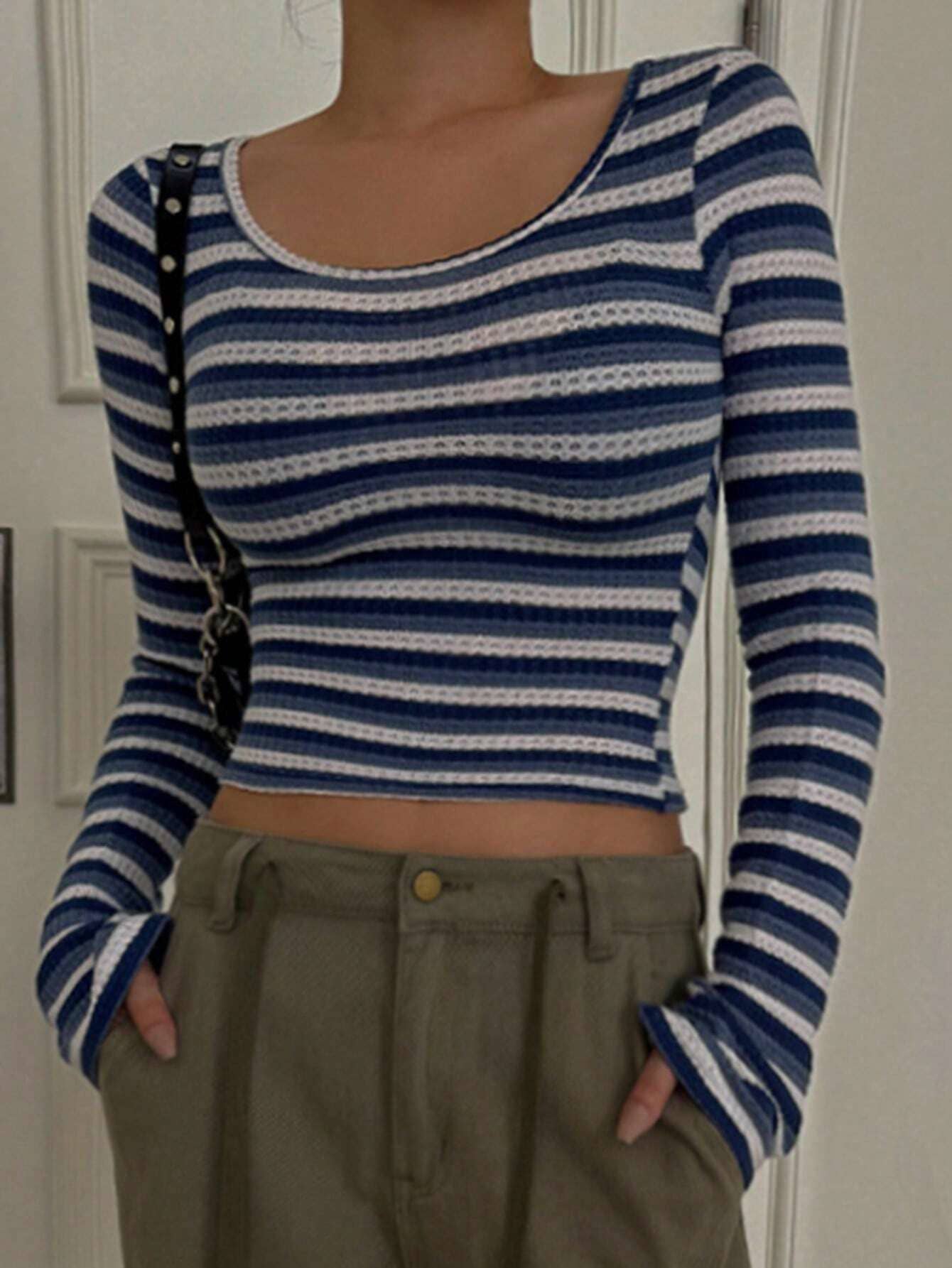 SLIP-ON ROUND NECK STRIPED LONG SLEEVE T-SHIRT