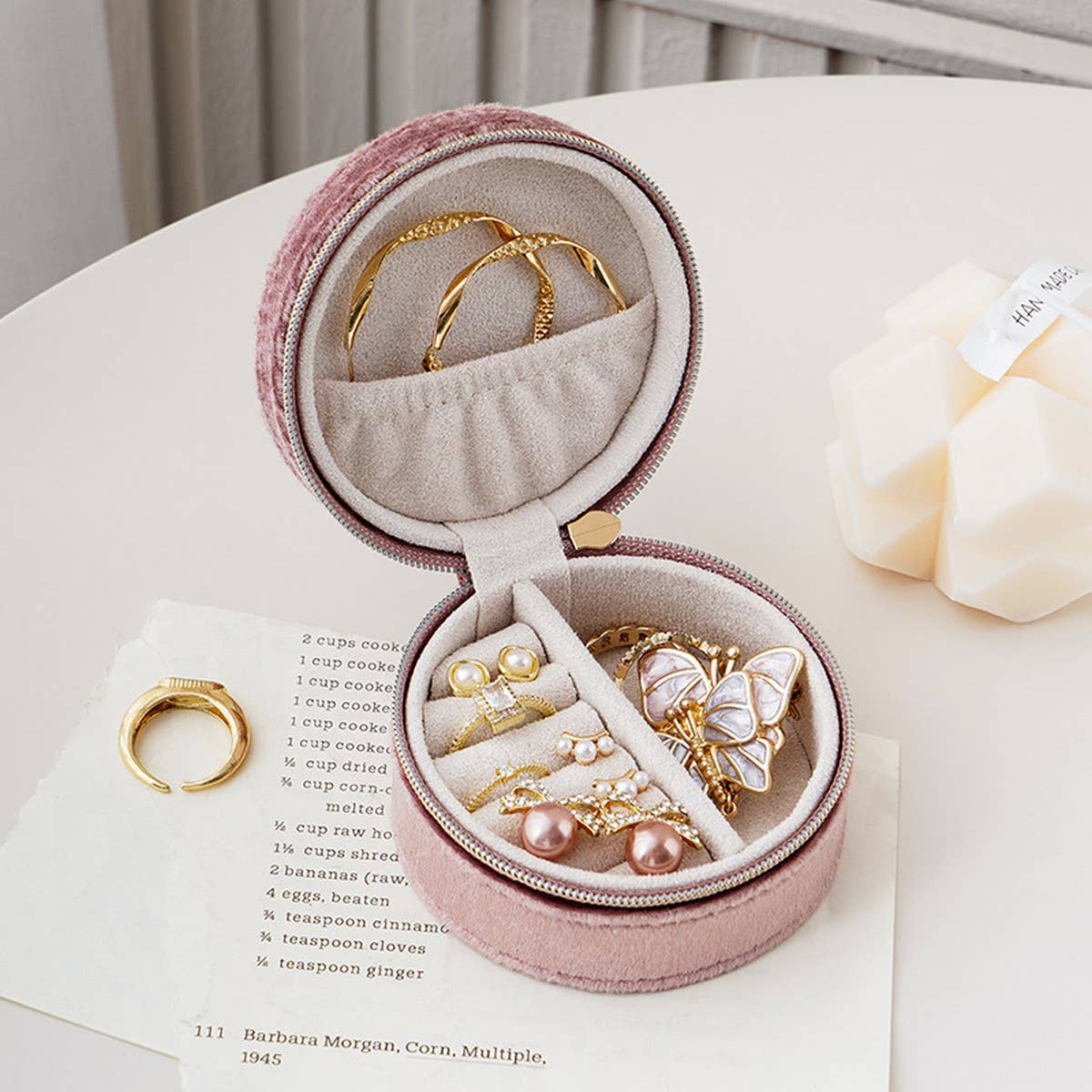 SIMPLE ROUND PORTABLE JEWELRY STORAGE BOX_CWMM1685
