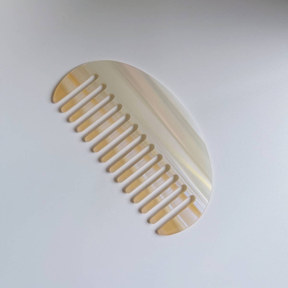 SIMPLE SEMICIRCULAR GEOMETRIC COMB_CWMM1090