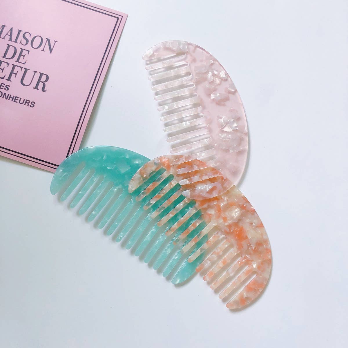 CUTE AND CUTE HAIR COMB