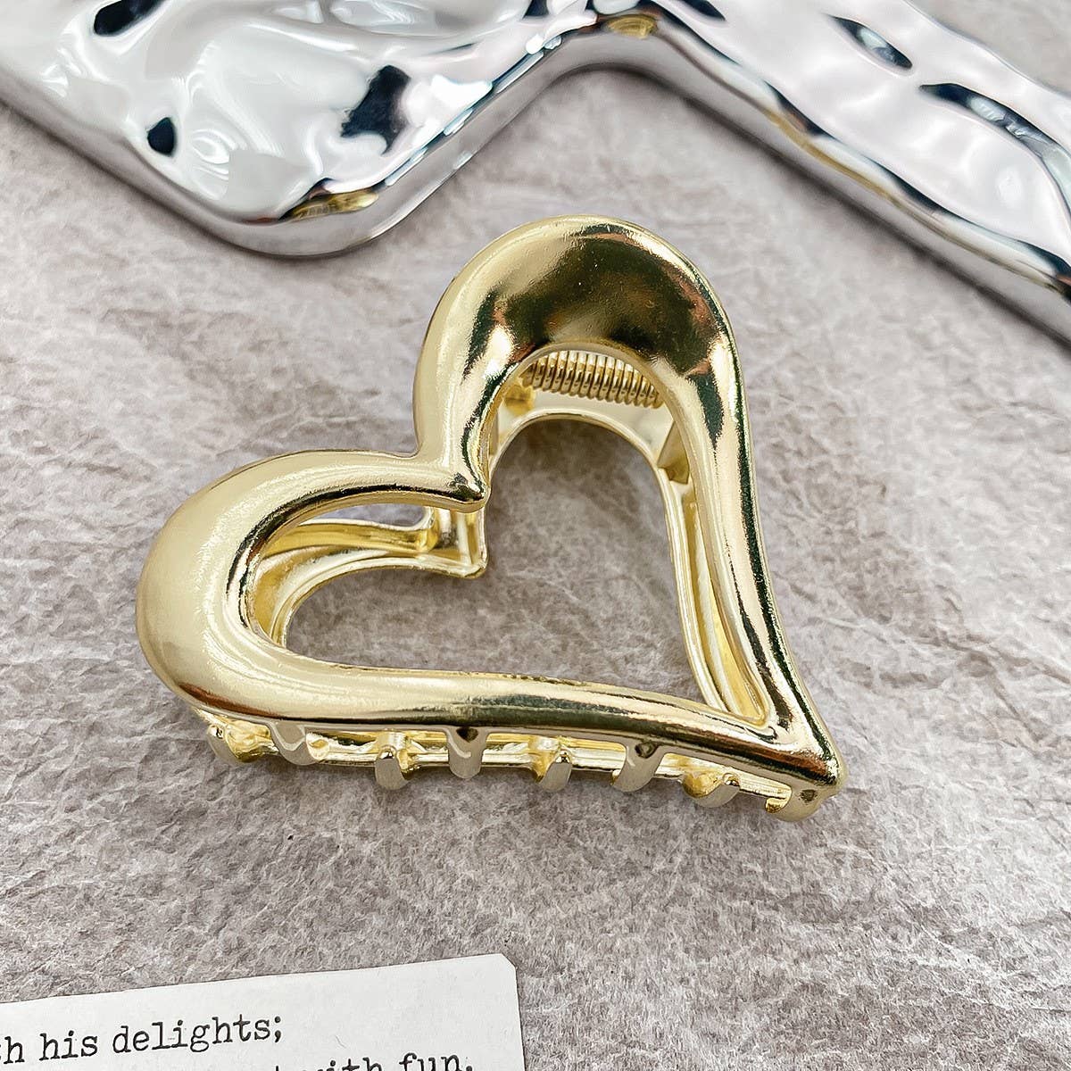 BRIGHT SURFACE HEART-SHAPED METAL MINI HAIRPIN_CWAHA0726