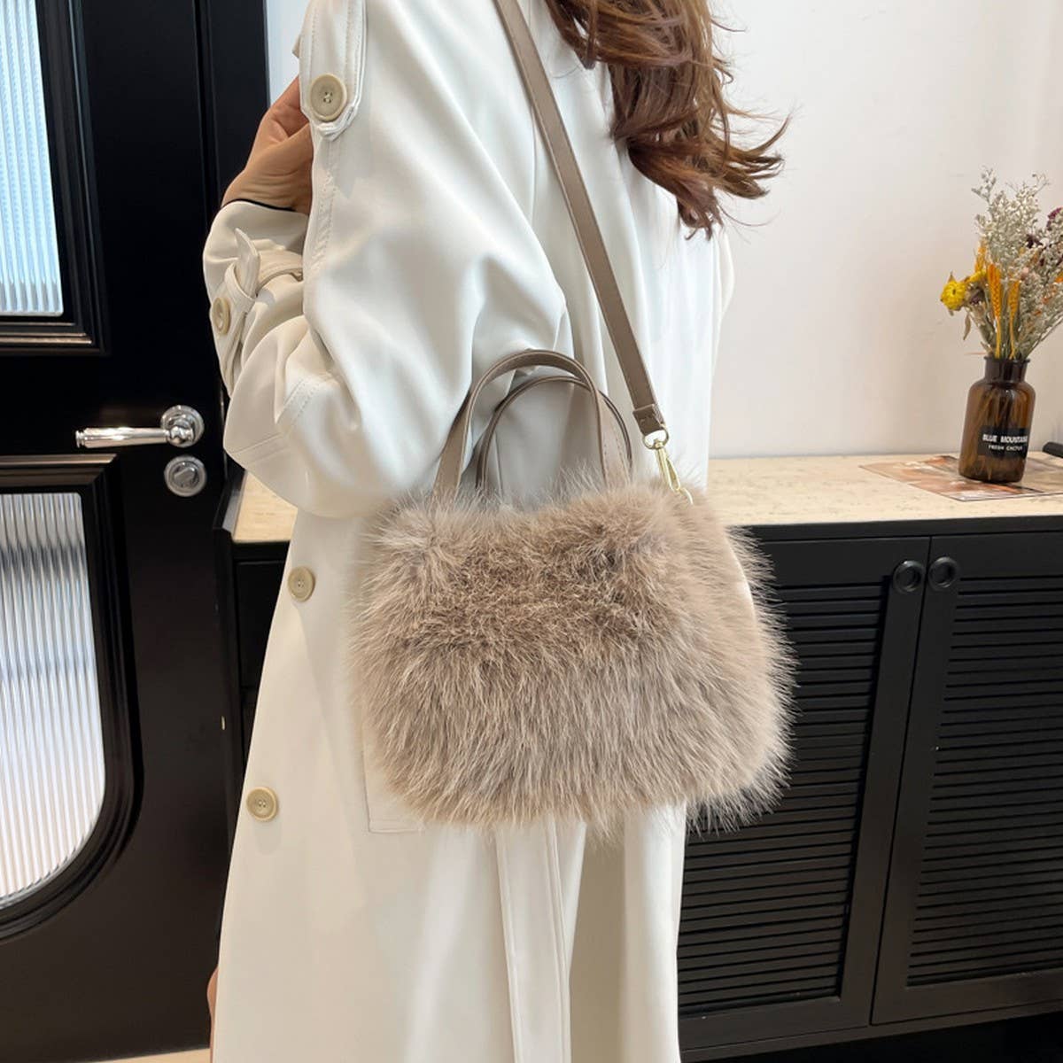 WINTER FOX FUR SHOULDER CROSSBODY HANDBAG PLUSH BAG_CWAB3974