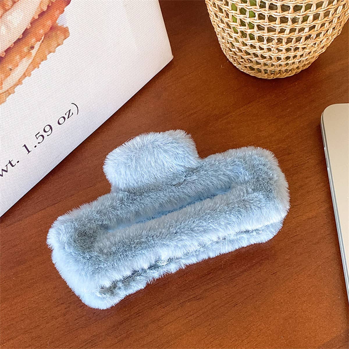 Faux Rabbit Fur Hair Claw - Elegant Winter Style_CWABE0198