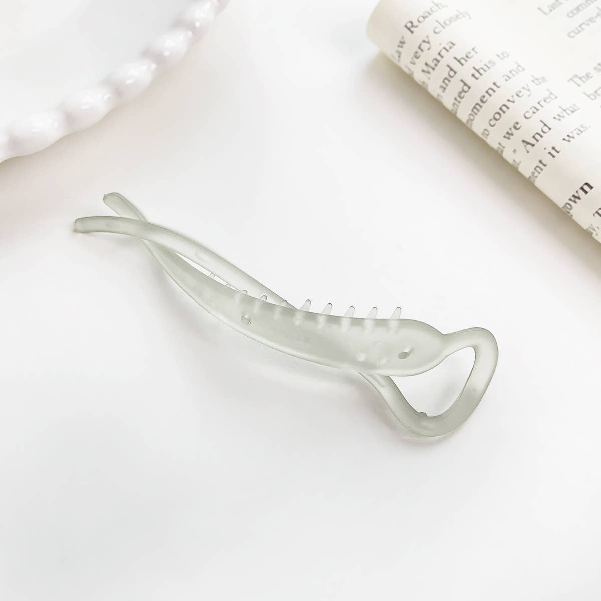 Simple banana clip vertical ponytail hair clip