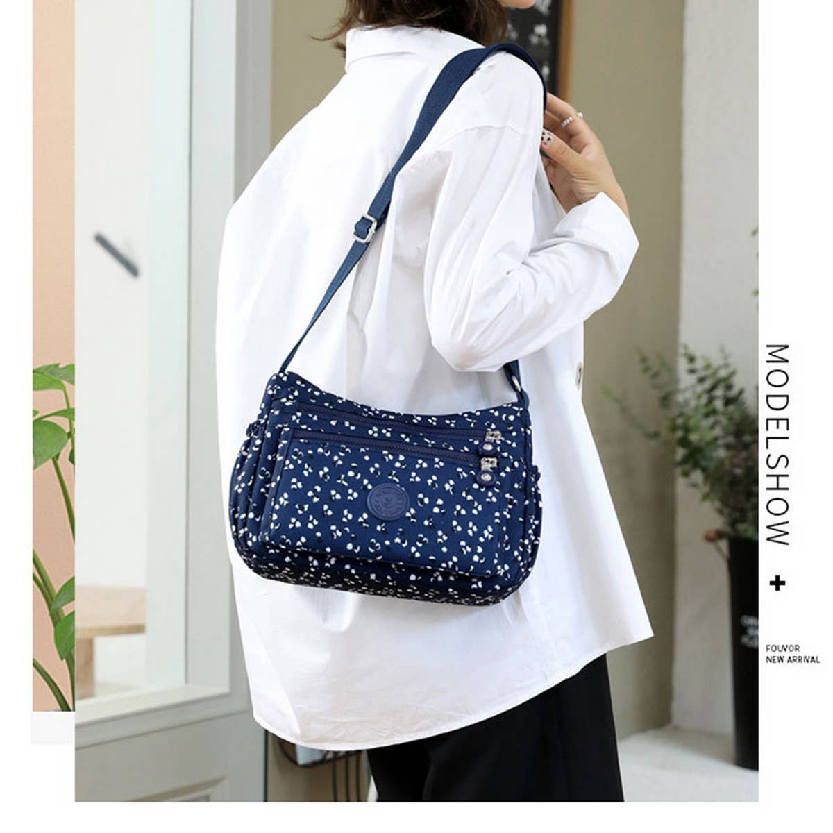 SIMPLE NYLON PRINTED CROSSBODY SHOULDER BAG_CWASC1727